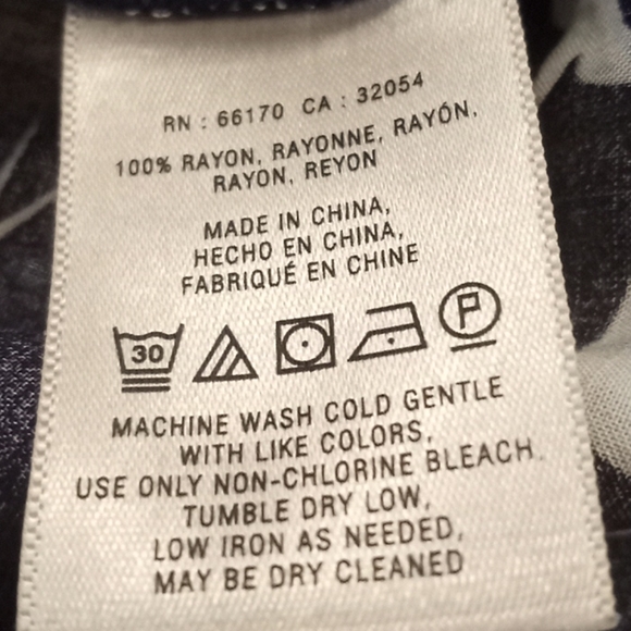 Anthropologie Maeve Bird Navy Printed Top - Picture 11 of 11